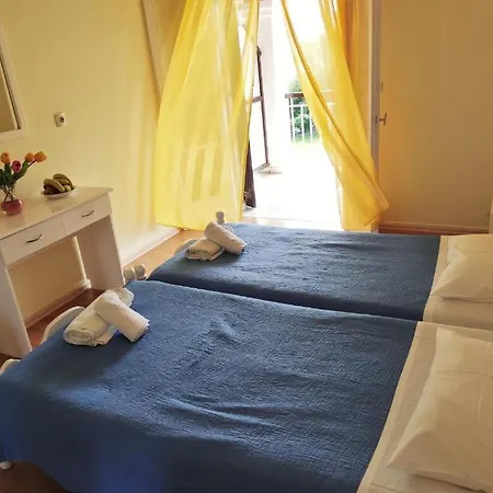 Firefly Christos 14 Moraitika